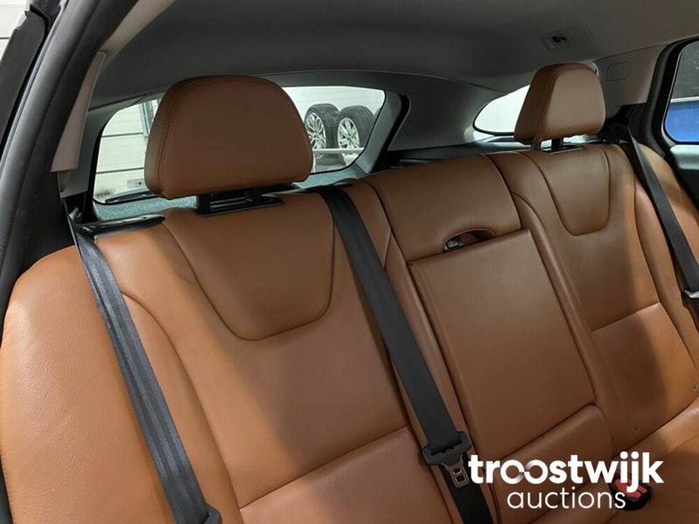 Volvo V60 1.6 T3 R-Design Auto