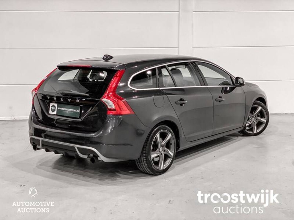 Volvo V60 1.6 T3 R-Design Auto