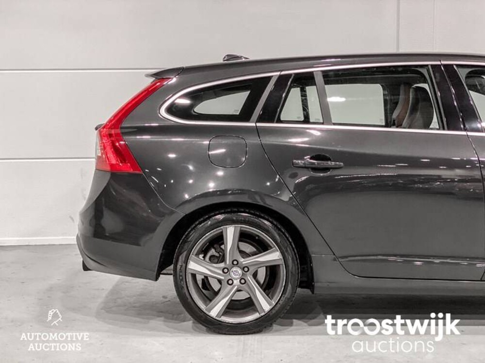 Volvo V60 1.6 T3 R-Design Auto