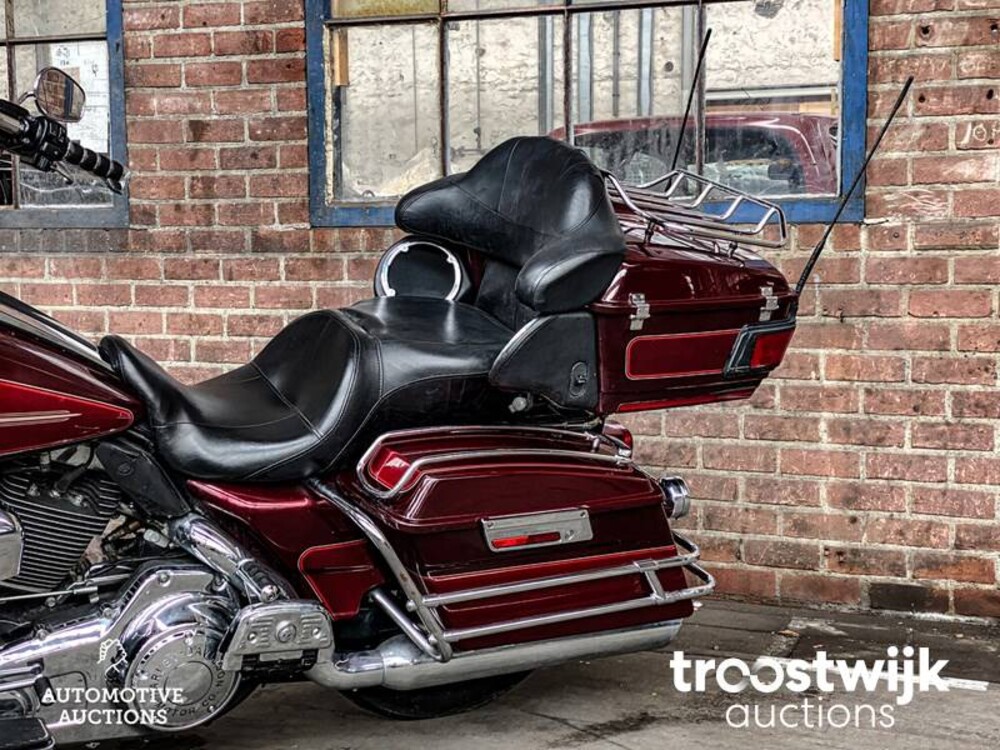 Harley Davidson FLHTCUI Electra Glide Ultra Classic Motorcycle