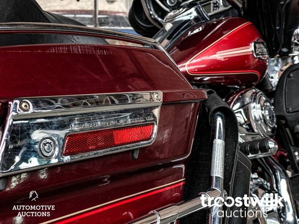 Harley Davidson FLHTCUI Electra Glide Ultra Classic Motorcycle