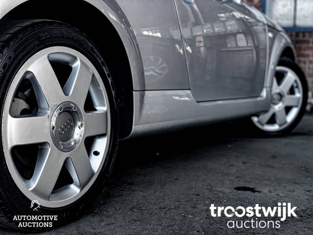 Audi TT Roadster 1.8 5V Turbo Quattro Car