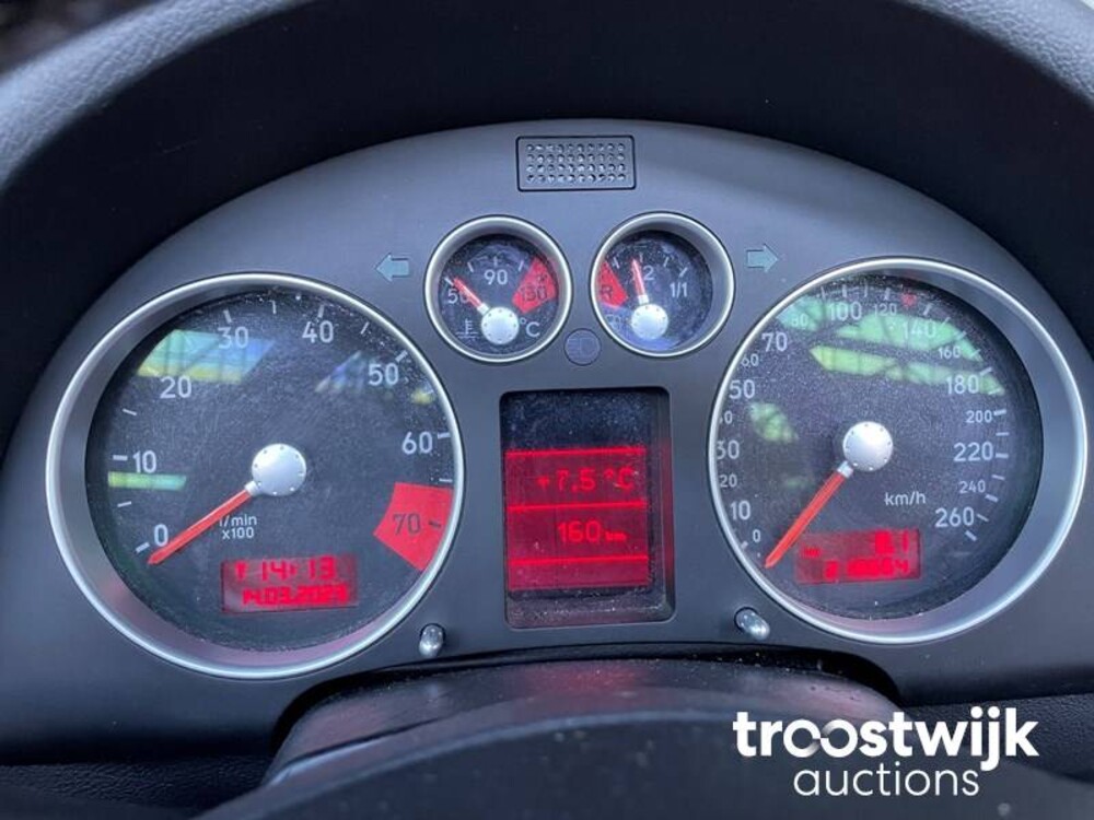 Audi TT Roadster 1.8 5V Turbo Quattro Car