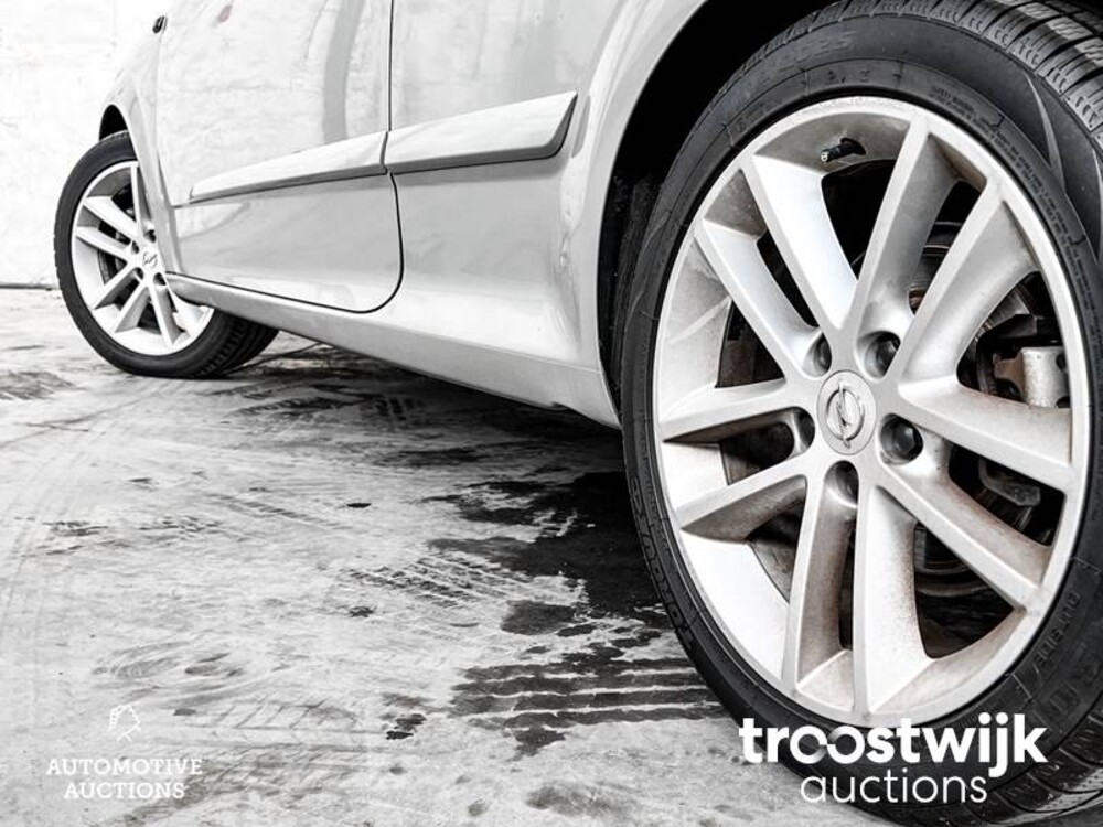 Opel Astra TwinTop 1.8 Cosmo Car