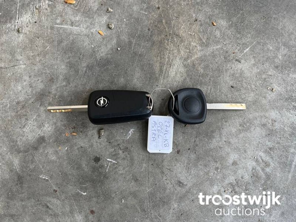 Opel Astra TwinTop 1.8 Cosmo Car