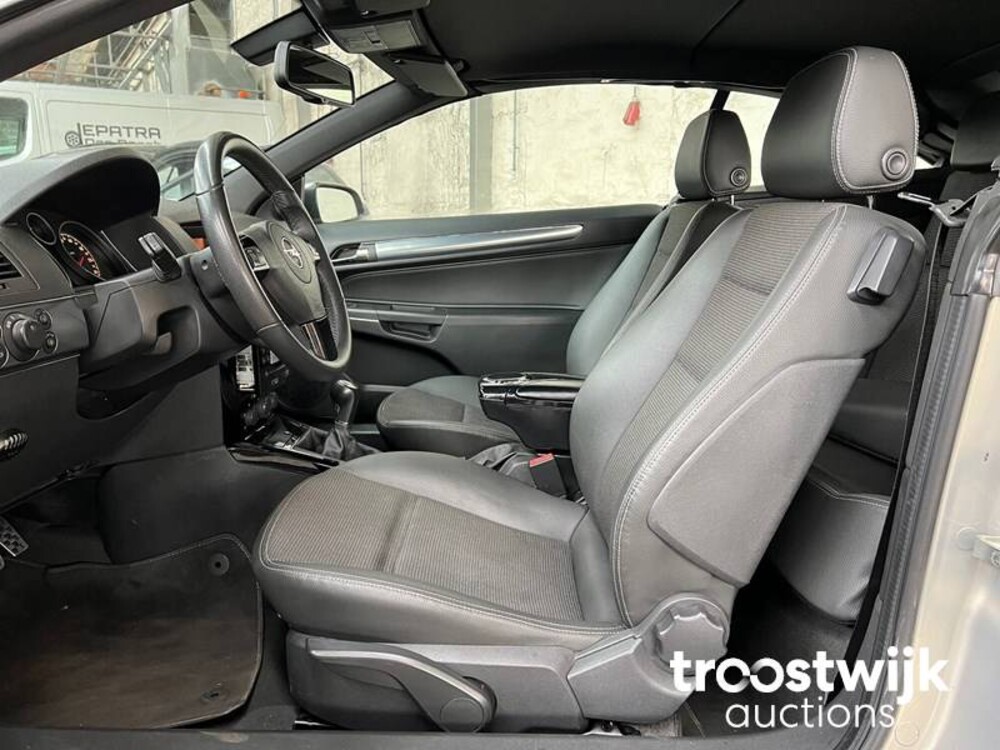 Opel Astra TwinTop 1.8 Cosmo Car