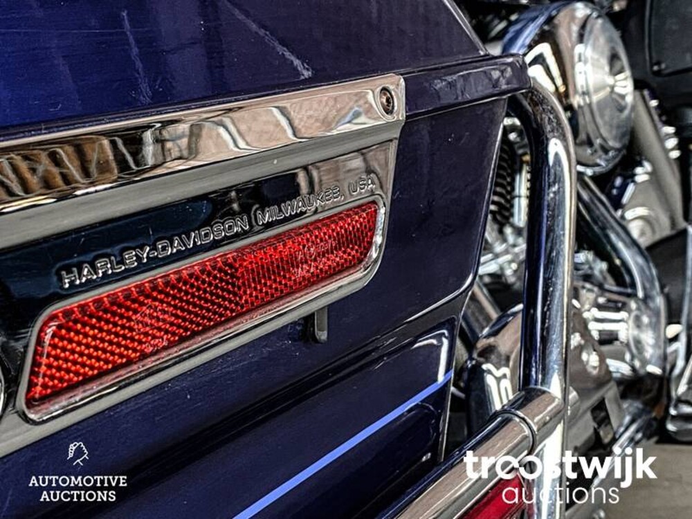 Harley-Davidson FLHT Electra Glide Ultra Classic Motorcycle