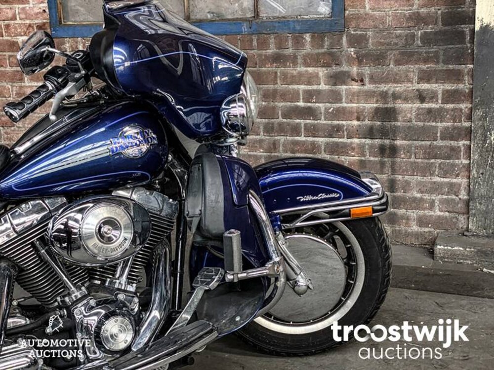 Harley-Davidson FLHT Electra Glide Ultra Classic Motorcycle