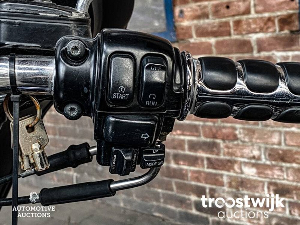 Harley-Davidson FLHT Electra Glide Ultra Classic Motorcycle