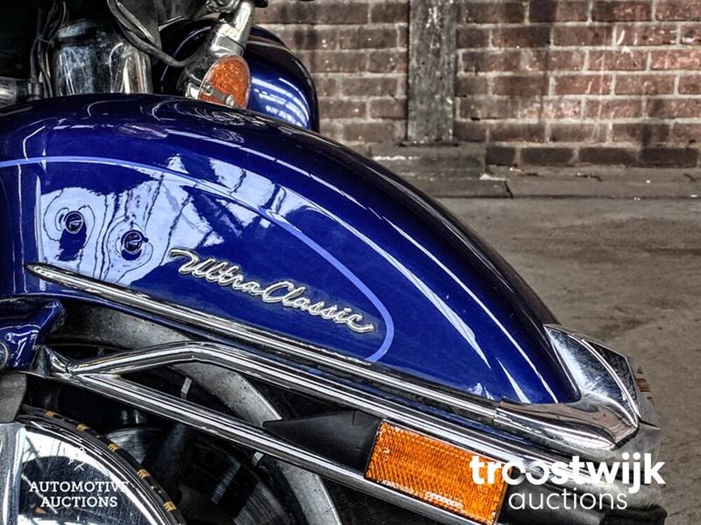 Harley-Davidson FLHT Electra Glide Ultra Classic Motorcycle