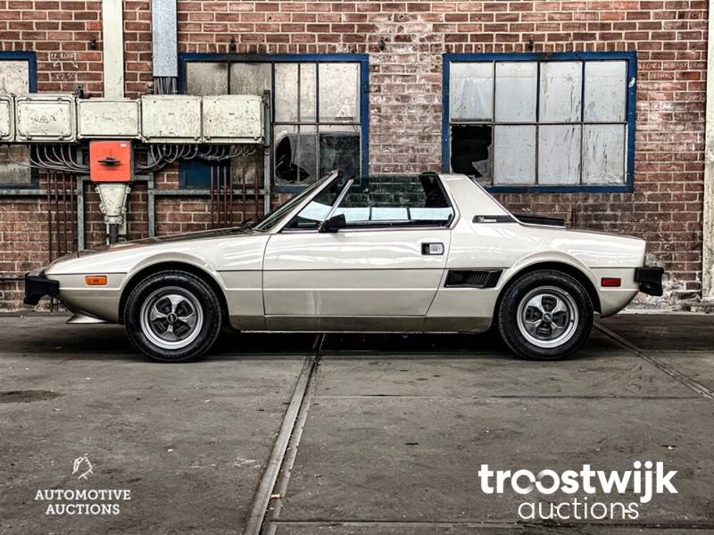 Fiat X 1/9 Sport 1300 Targa Car