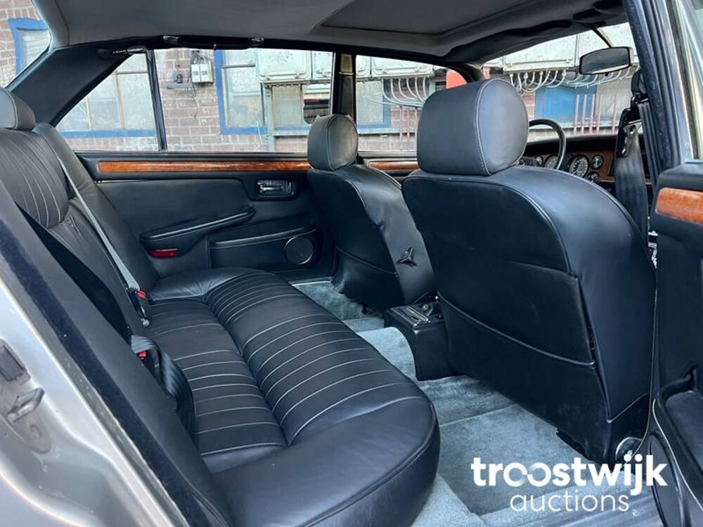 Jaguar Daimler XJ 5.3 V12  Car