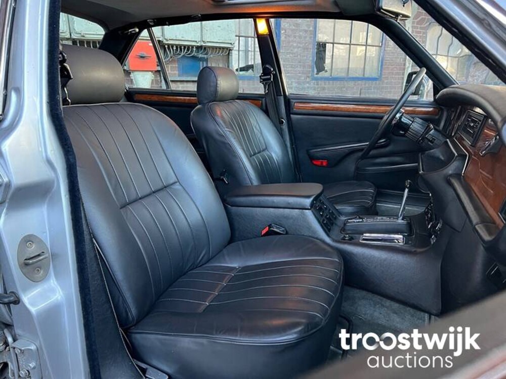 Jaguar Daimler XJ 5.3 V12  Car