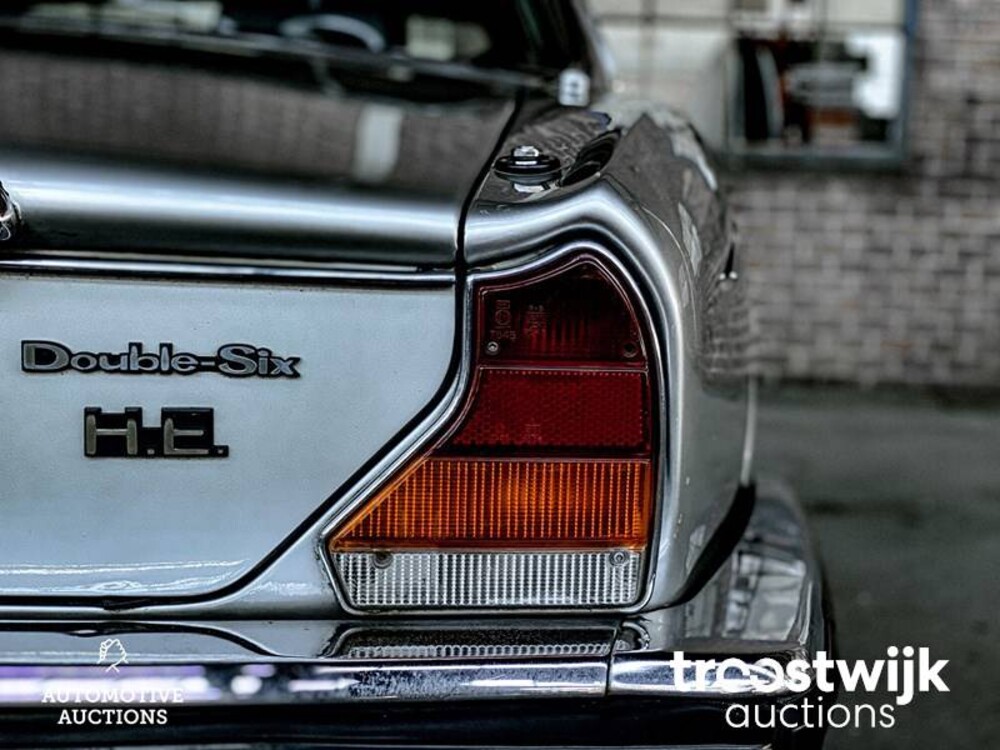 Jaguar Daimler XJ 5.3 V12  Car