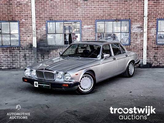 Jaguar Daimler XJ 5.3 V12  284pk 1982, SF-550-B