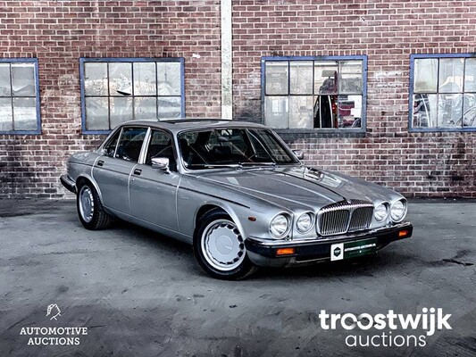 Jaguar Daimler XJ 5.3 V12  284pk 1982, SF-550-B