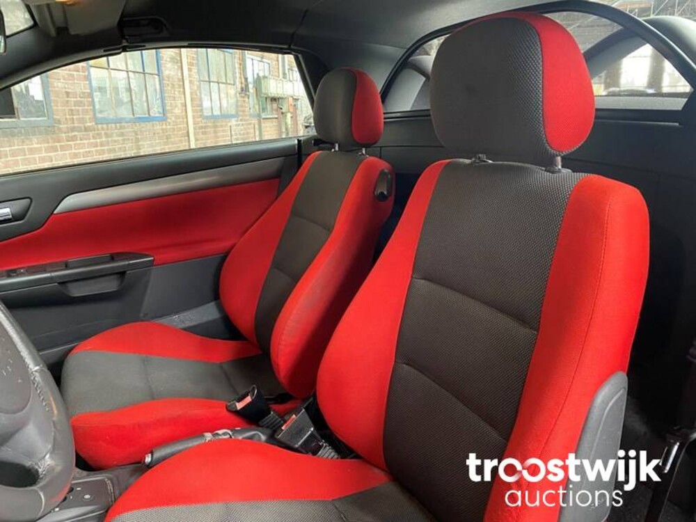 Opel Tigra TwinTop Cosmo Car