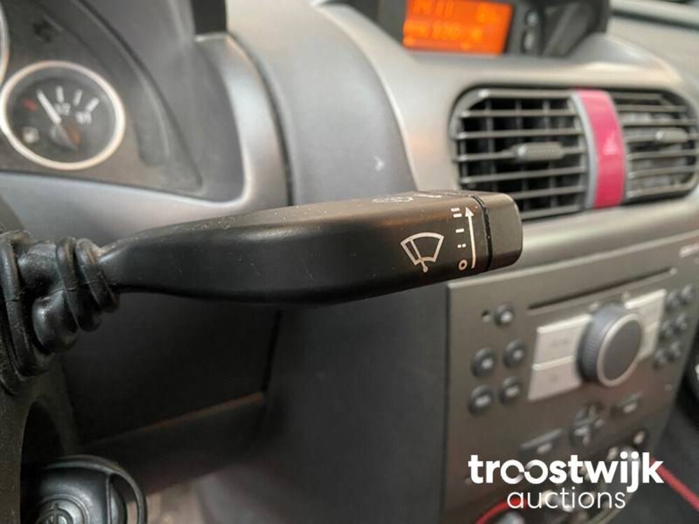 Opel Tigra TwinTop Cosmo Car