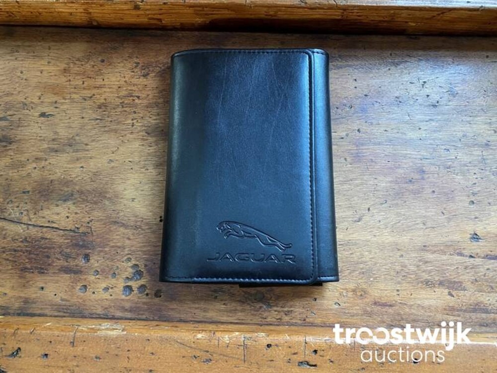 Jaguar XE 2.0 D R-Sport Car