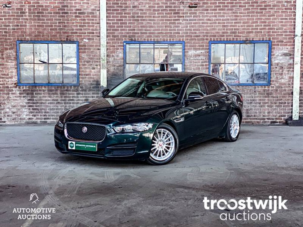 Jaguar XE 2.0 D R-Sport Car