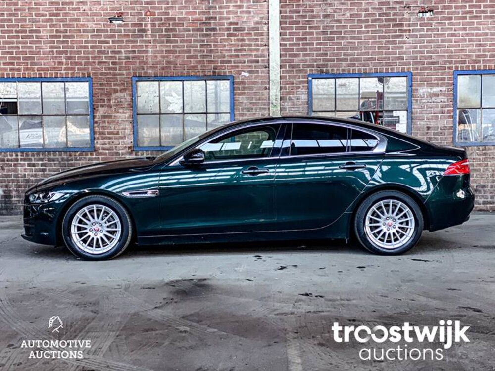 Jaguar XE 2.0 D R-Sport Car