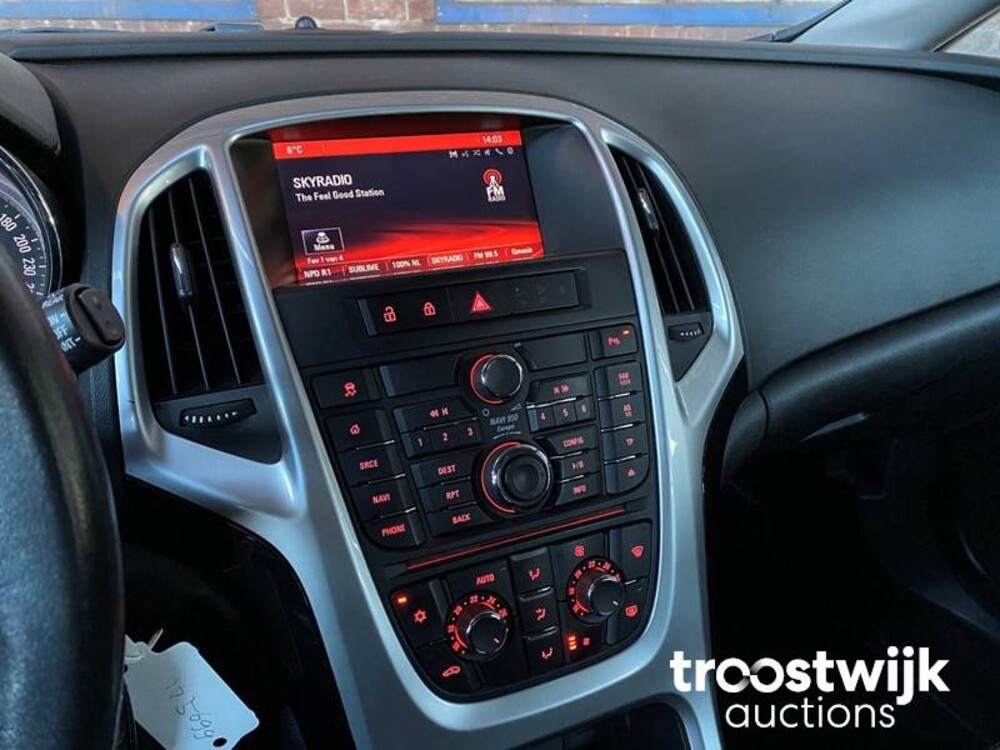 Opel Astra 1.4 Turbo Business Sport+ Car