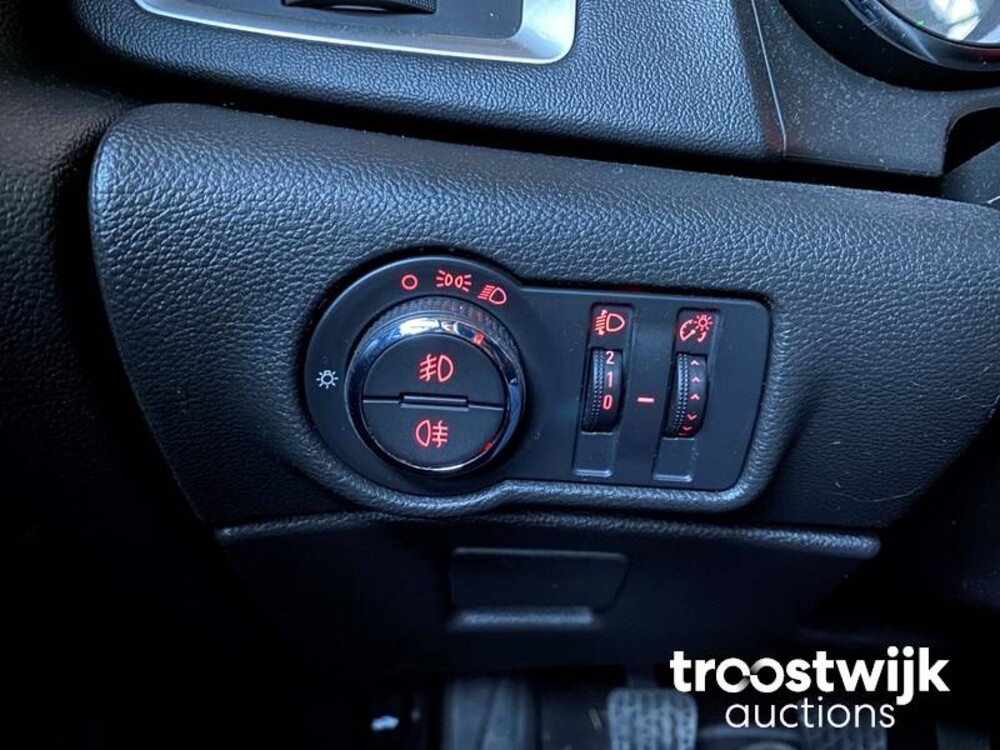 Opel Astra 1.4 Turbo Business Sport+ Car