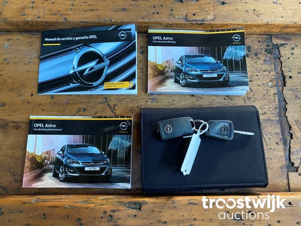 Opel Astra 1.4 Turbo Business Sport+ Car