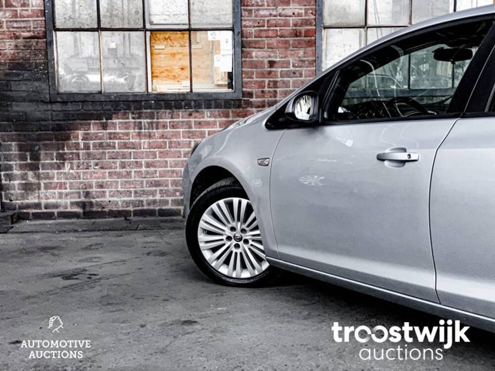 Opel Astra 1.4 Turbo Business Sport+ Car