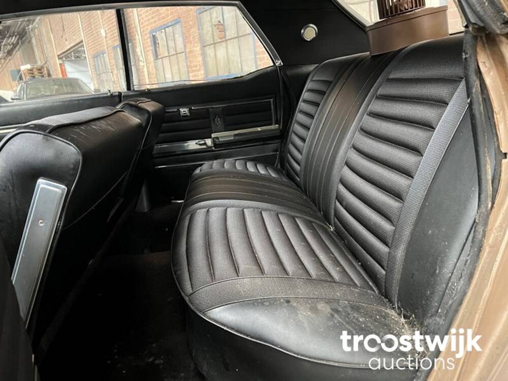 Oldsmobile Cutlass Car