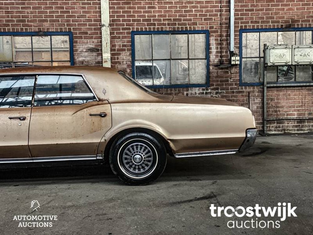 Oldsmobile Cutlass Car