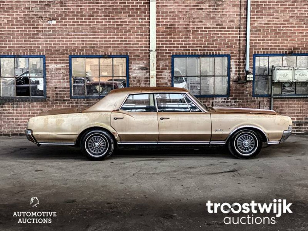 Oldsmobile Cutlass Car