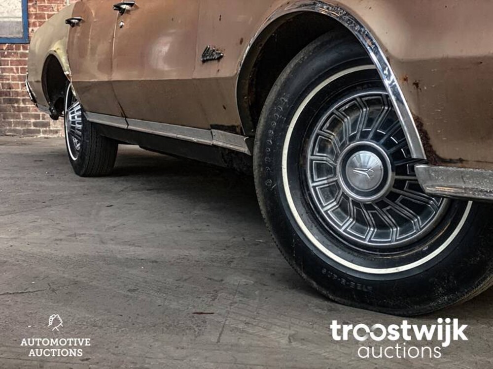 Oldsmobile Cutlass Car