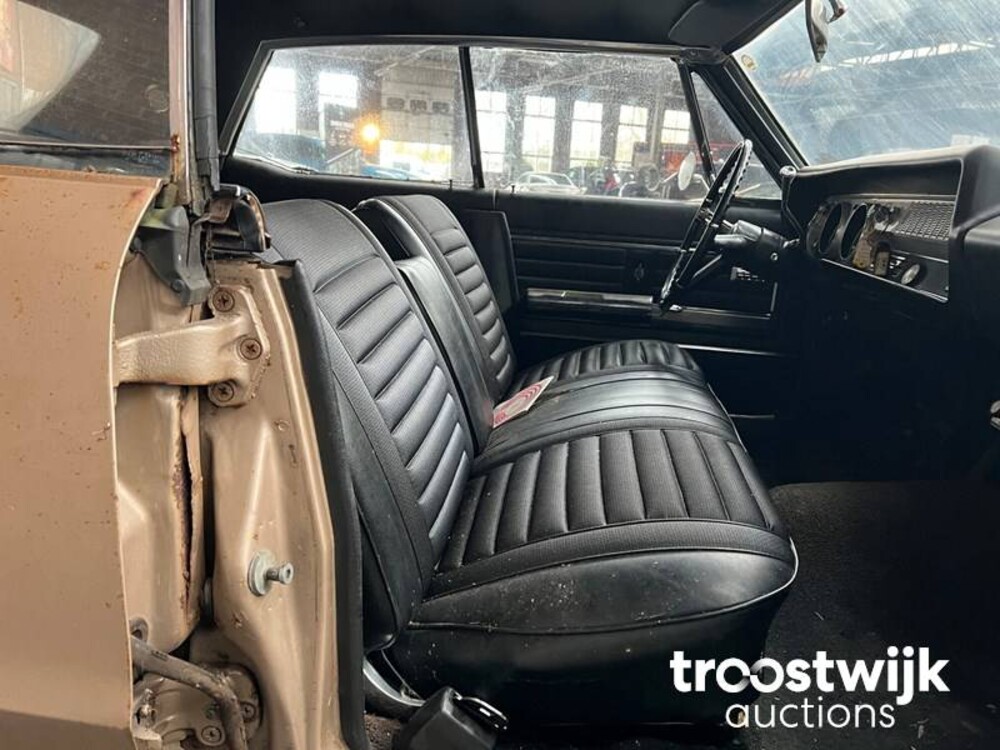 Oldsmobile Cutlass Car