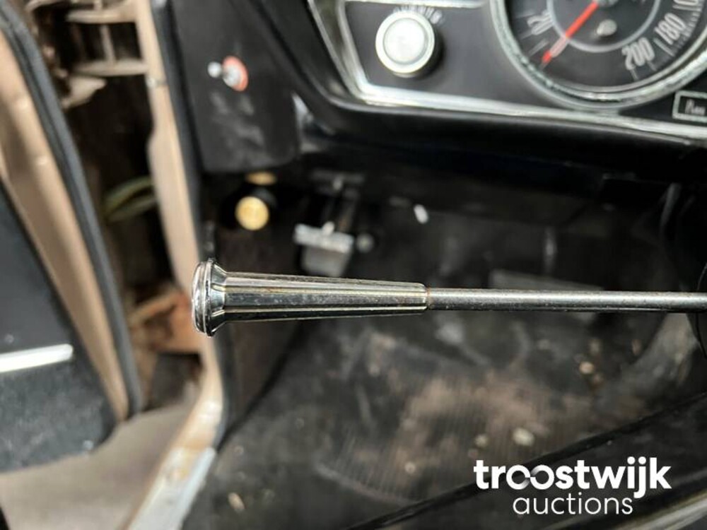 Oldsmobile Cutlass Car