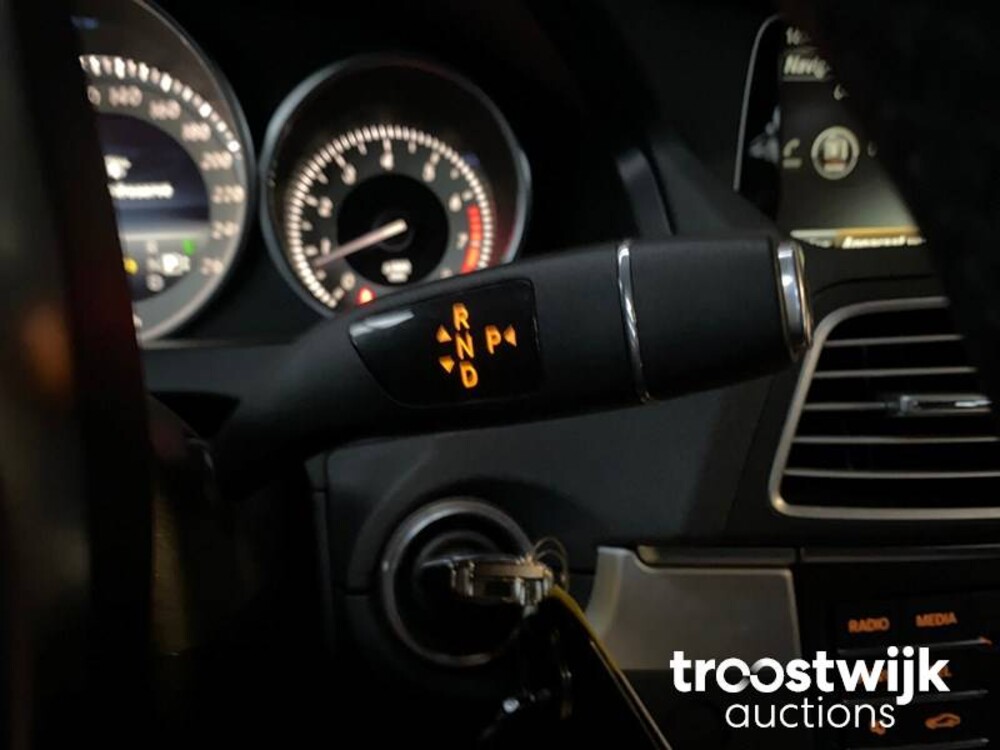 Mercedes-Benz E200 Ambition Sport Edition Car