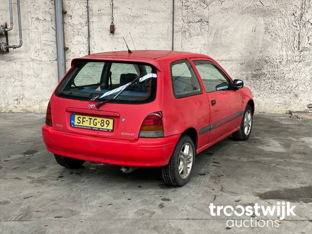 Toyota Starlet 1.3-16V Car