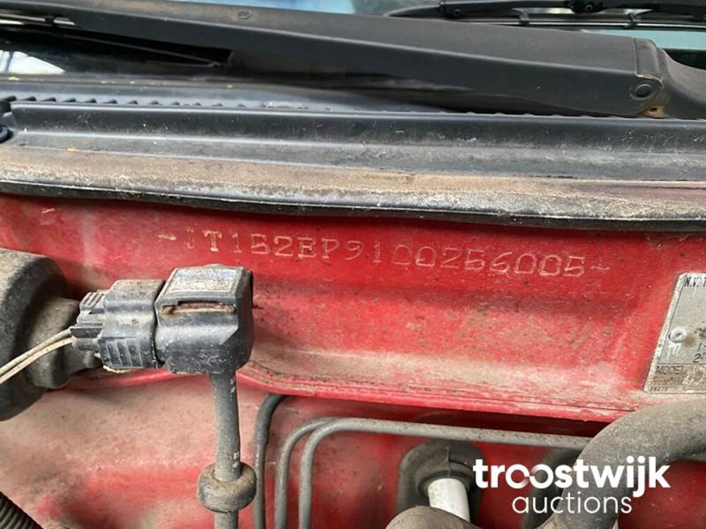 Toyota Starlet 1.3-16V Car