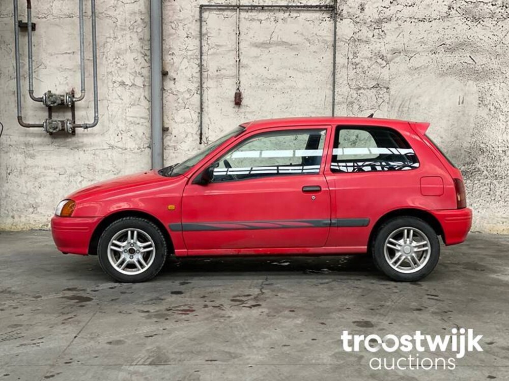 Toyota Starlet 1.3-16V Car