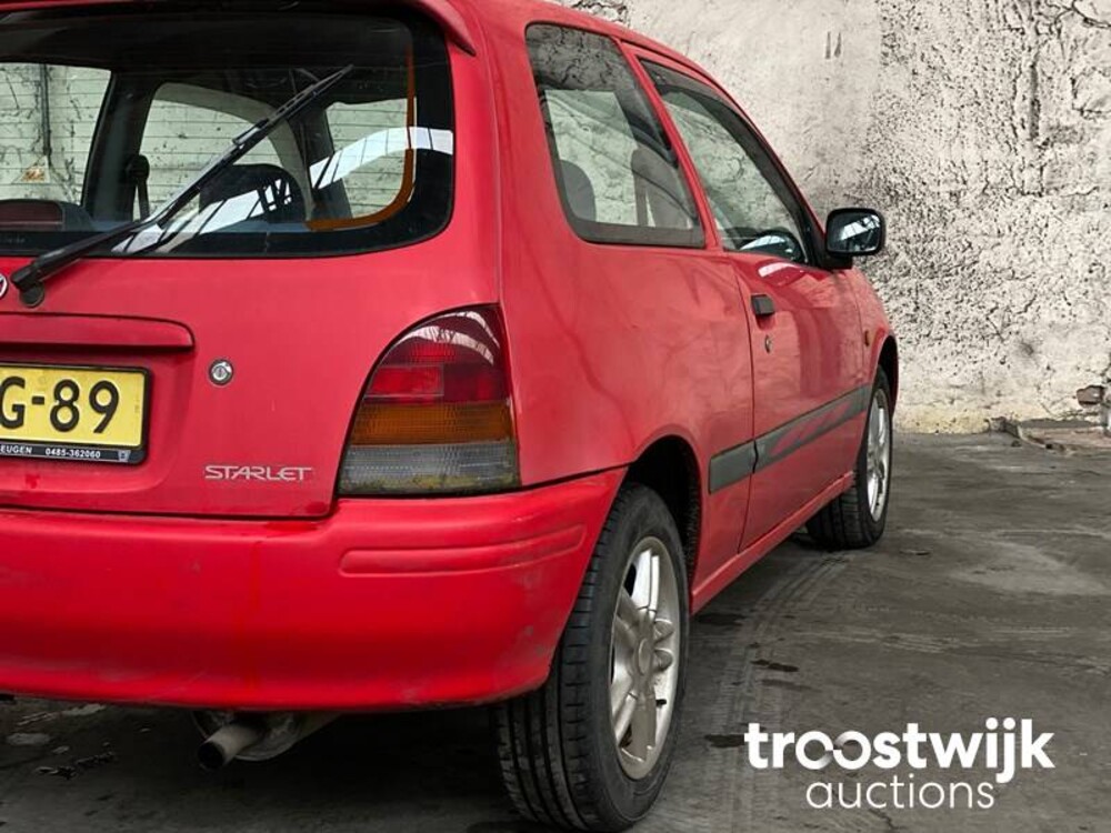 Toyota Starlet 1.3-16V Car