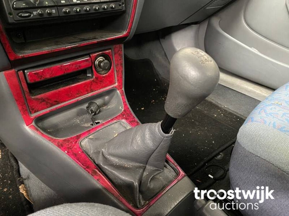 Toyota Starlet 1.3-16V Car