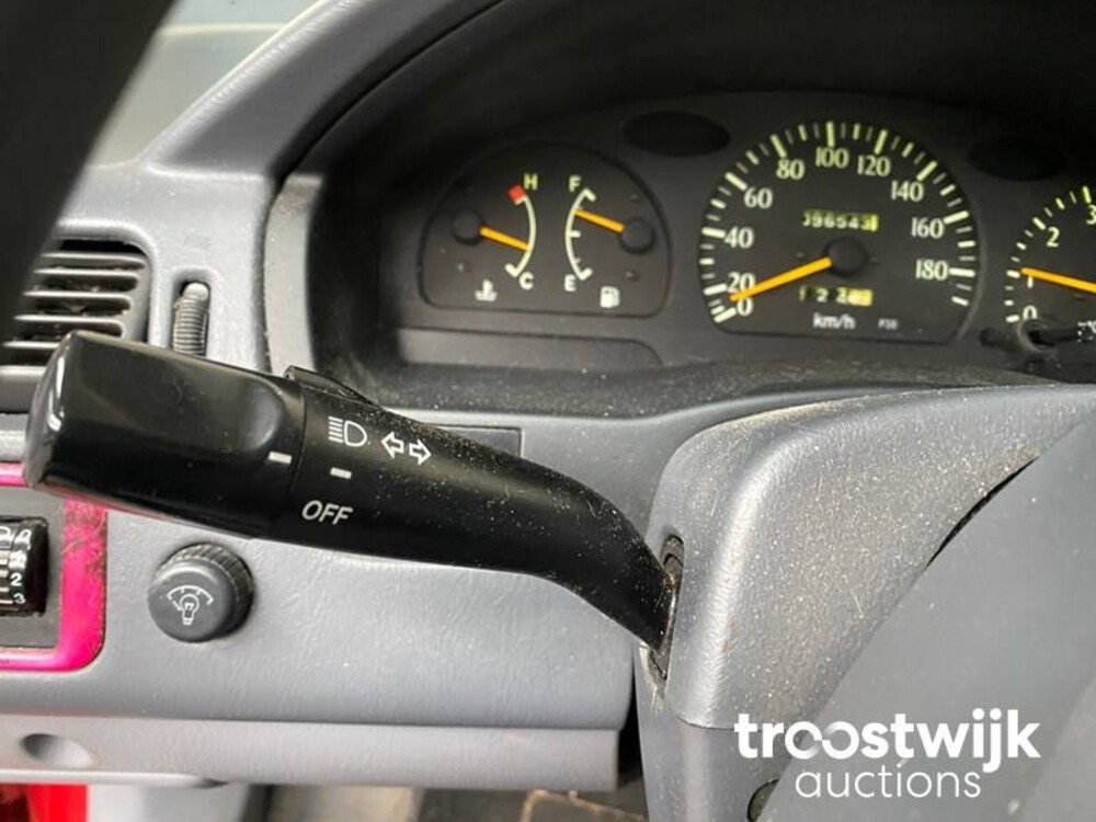 Toyota Starlet 1.3-16V Car