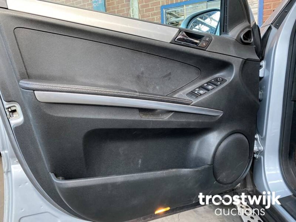 Mercedes-Benz ML320 CDI M-klasse Car