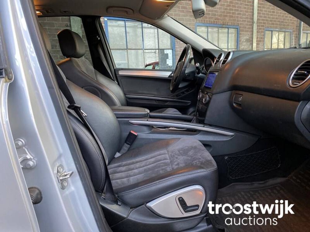 Mercedes-Benz ML320 CDI M-klasse Car