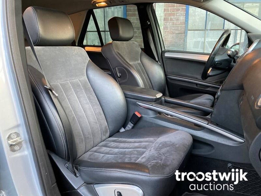 Mercedes-Benz ML320 CDI M-klasse Car