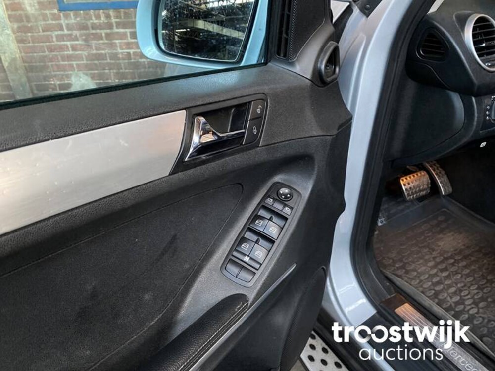 Mercedes-Benz ML320 CDI M-klasse Car