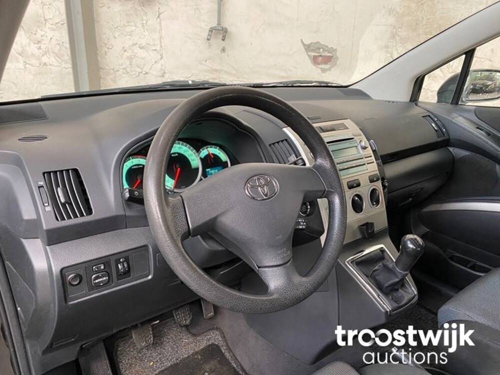 Toyota Verso VVT-i Terra 1.6 Car