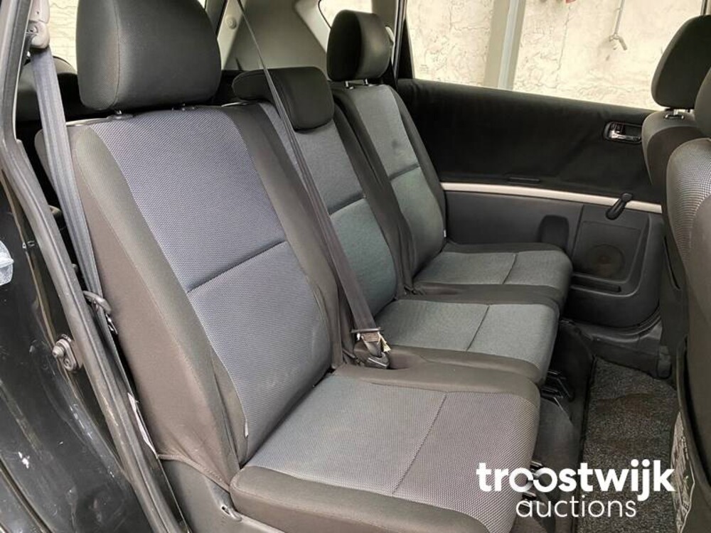 Toyota Verso VVT-i Terra 1.6 Car