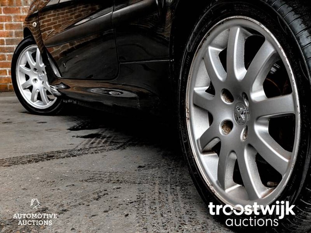 Peugeot 206 CC 2.0-16V Car