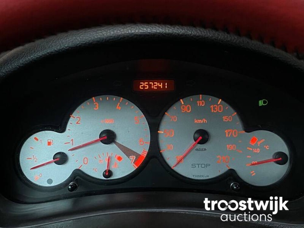 Peugeot 206 CC 2.0-16V Car